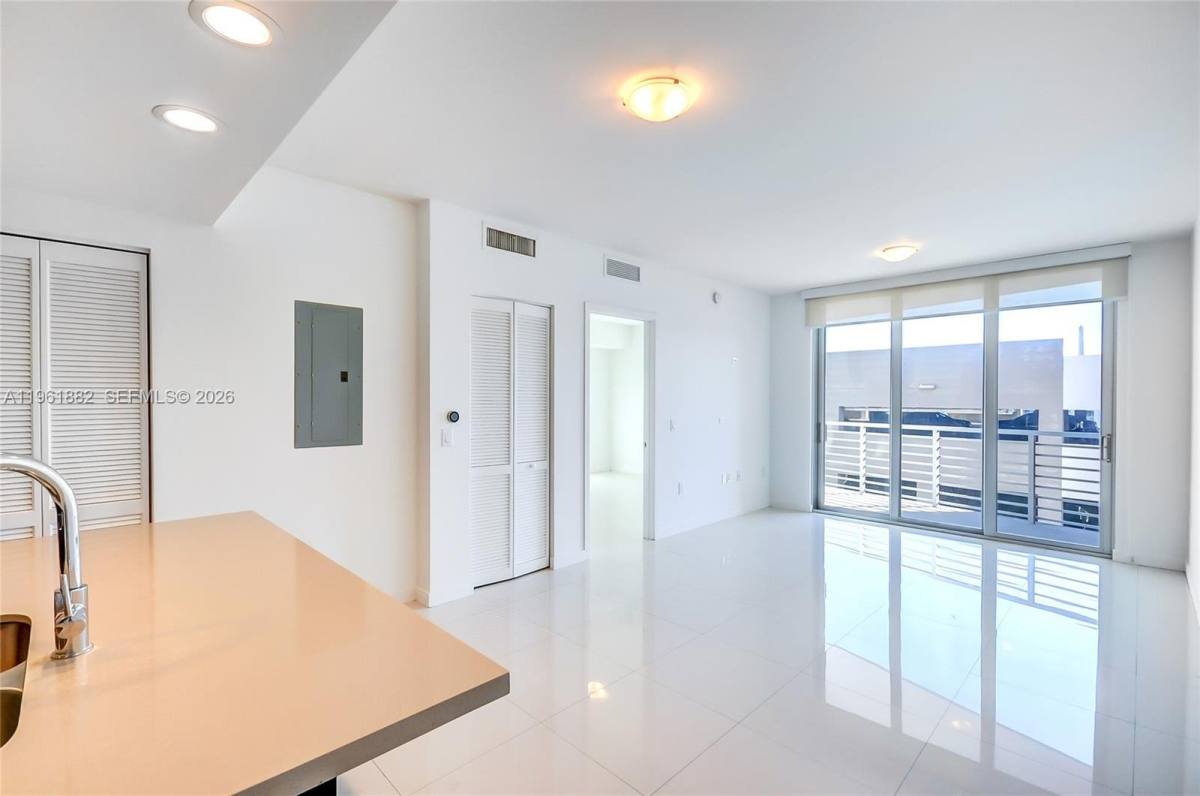 Apartment for rent at 7661 NW 107th Ave #5, Miami, FL 33178