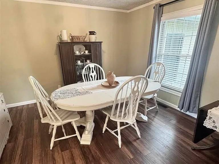 House for rent at 1683 E Springwood Dr, Sullivan, IN 47882