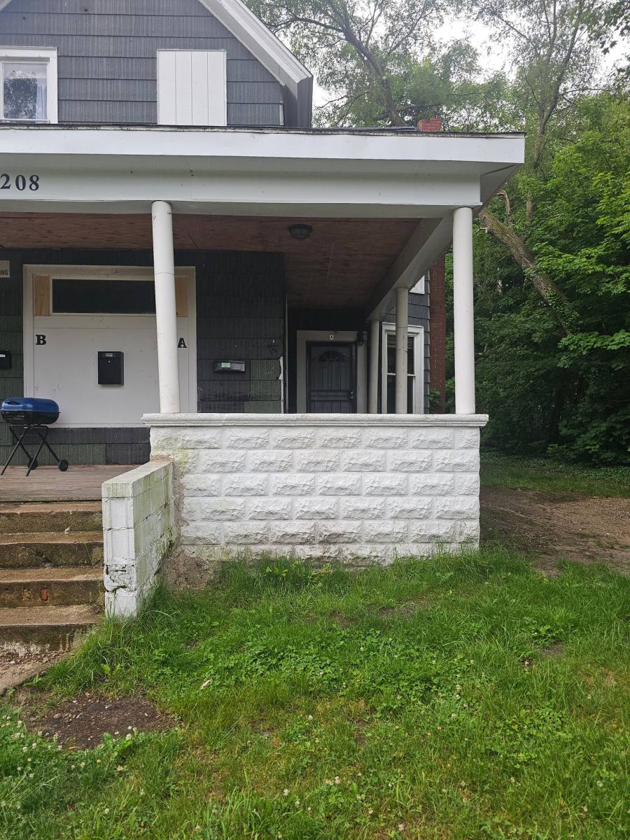 Apartment for rent at 208 Bellview St #RIGHT, Benton Harbor, MI 49022