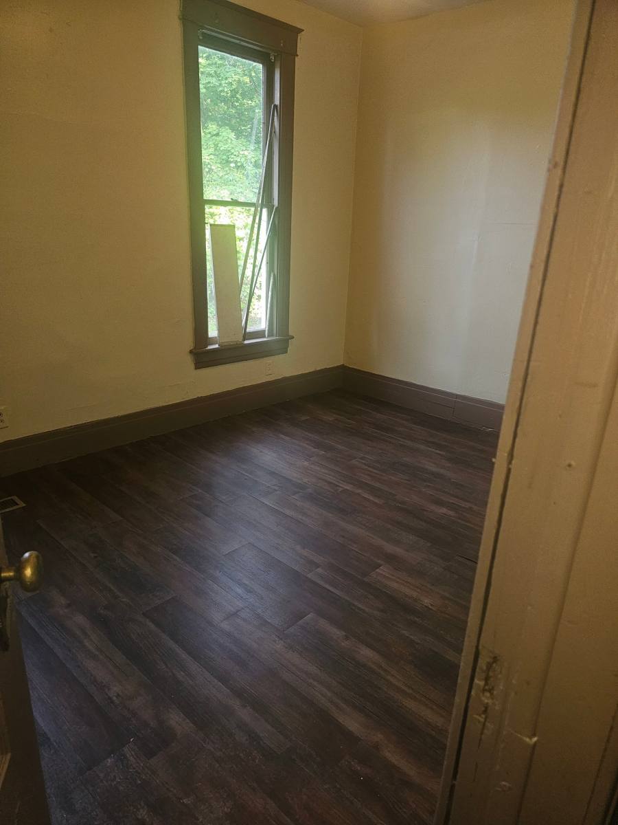 Apartment for rent at 208 Bellview St #RIGHT, Benton Harbor, MI 49022
