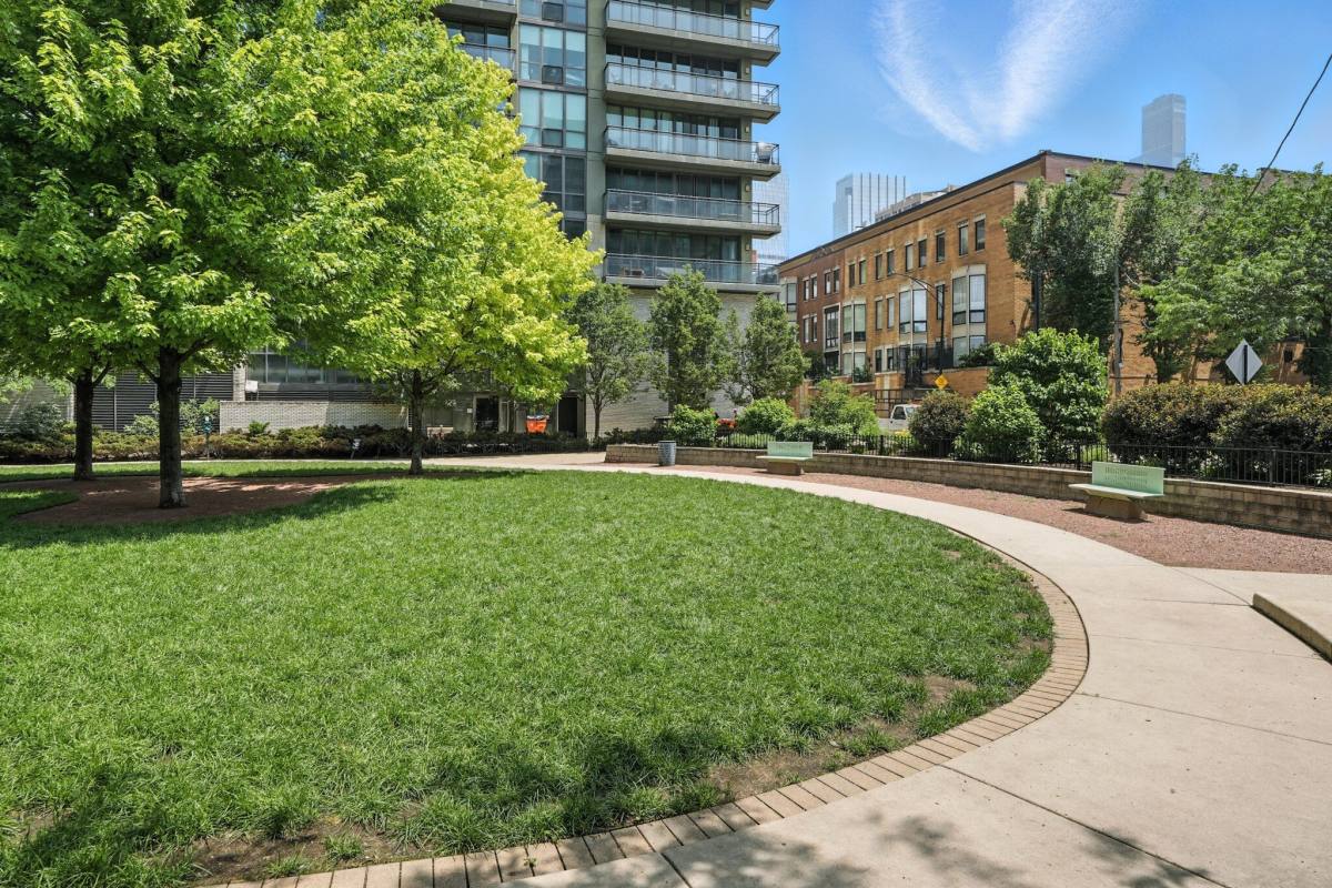 Apartment for rent at 169 N Sangamon St #1905, Chicago, IL 60661