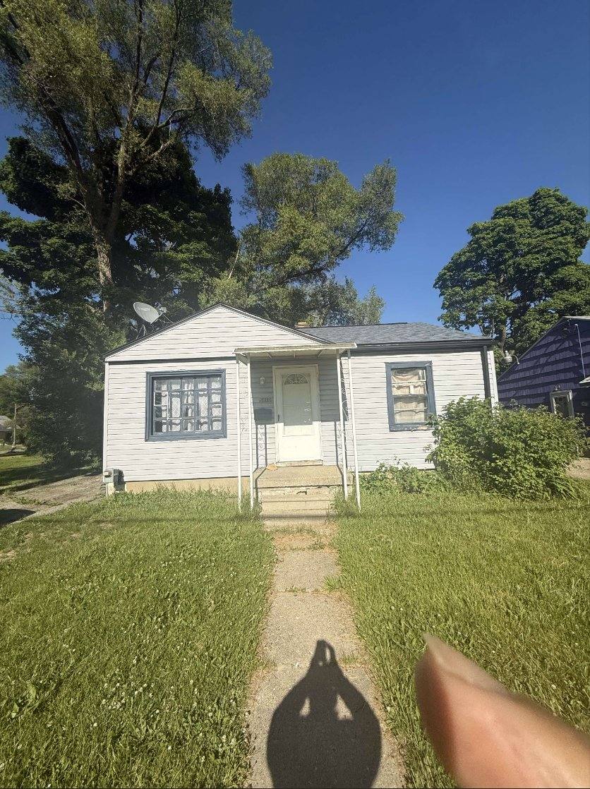 House for rent at 5210 Dupont St, Flint, MI 48505