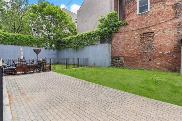 Apartment for rent at 416 E 120th St #1B, New York, NY 10035