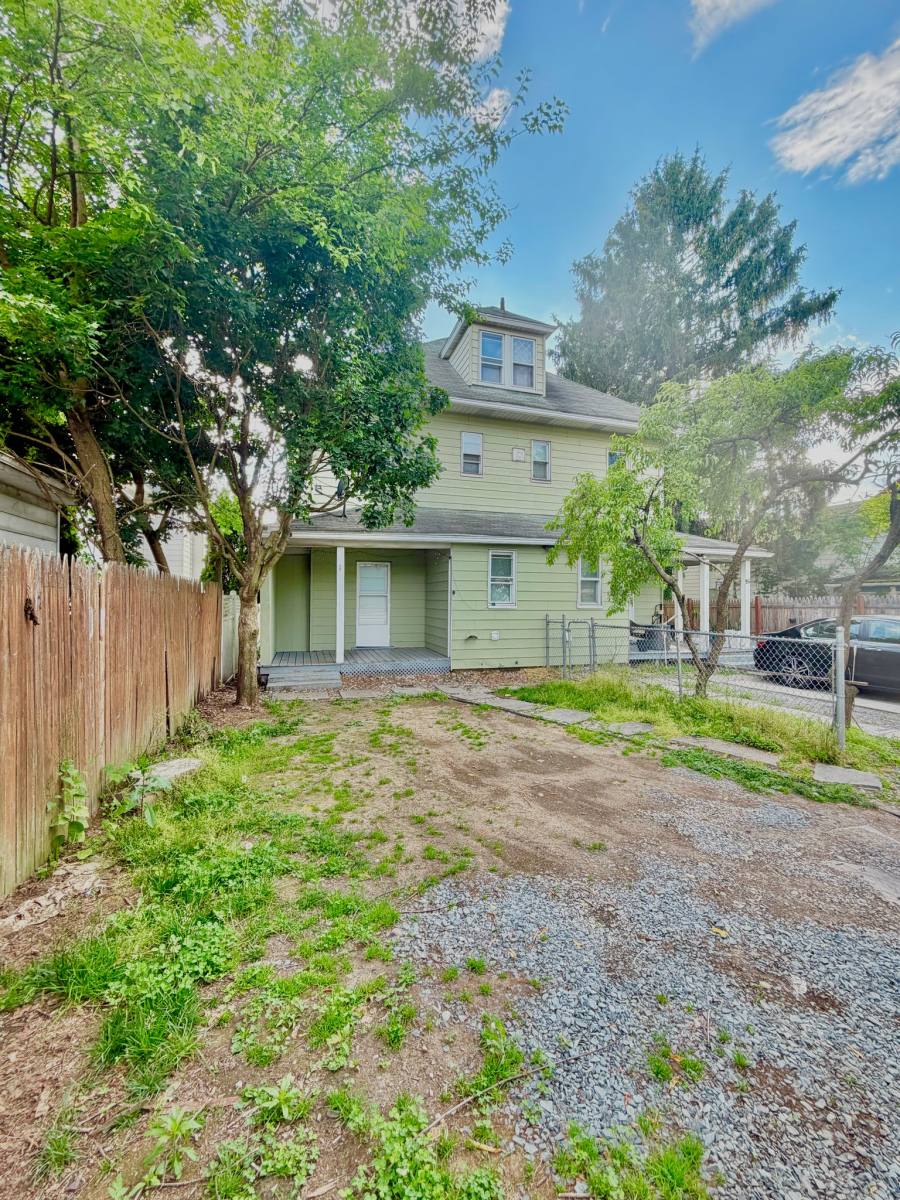 Apartment for rent at 20 Elm St, Plymouth, PA 18651