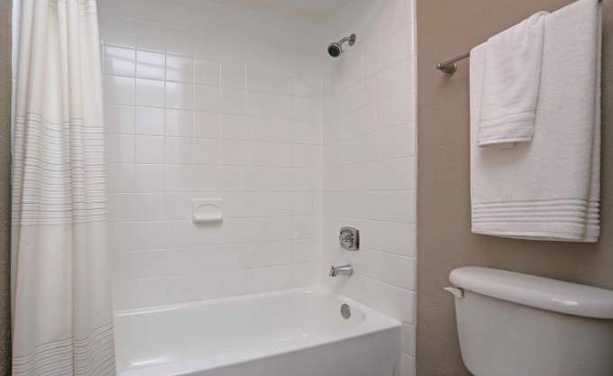 Apartment for rent at 10121 Windmill Lakes Blvd #2047, Houston, TX 77075