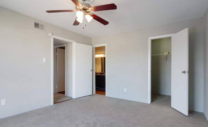 Apartment for rent at 16100 Space Center Blvd #1047, Houston, TX 77062