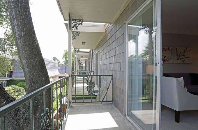 Apartment for rent at 2338 W 18th St #2047, Houston, TX 77008