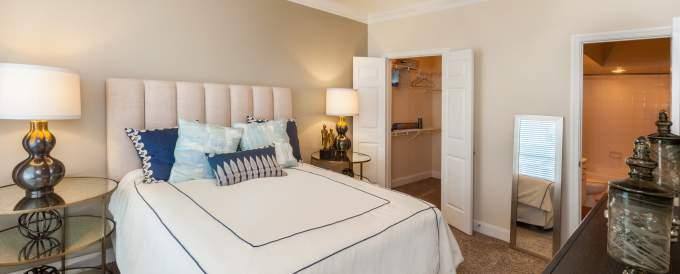 Apartment for rent at 12820 Greenwood Forest Dr #2047, Houston, TX 77066