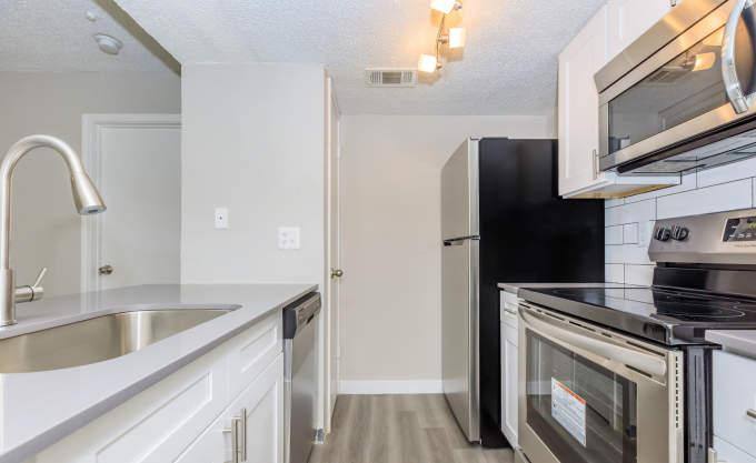 Apartment for rent at 903 Ashford Lane #2121, Arlington, TX 76006
