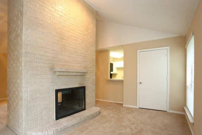 Apartment for rent at 5990 Arapaho Rd #2121, Dallas, TX 75248