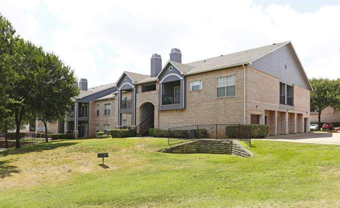 Apartment for rent at 700 E Ash Lane #3121, Euless, TX 76039