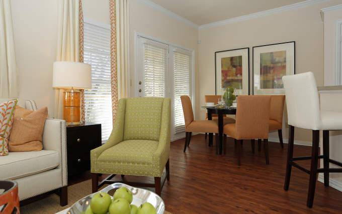 Apartment for rent at 1901 NE Green Oaks Blvd #2121, Arlington, TX 76006