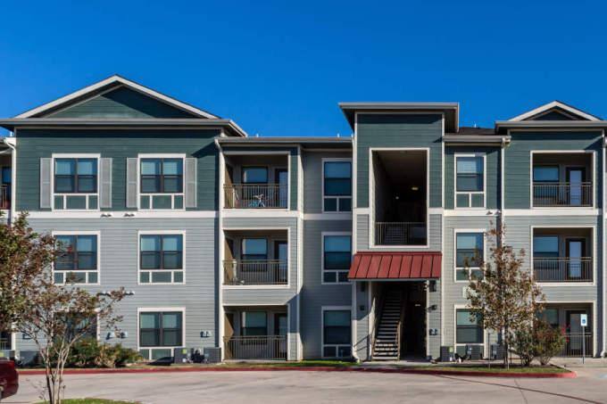 Apartment for rent at 2930 Plum Creek Lane #2047, Houston, TX 77087