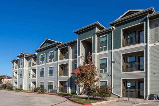 Apartment for rent at 2930 Plum Creek Lane #2047, Houston, TX 77087