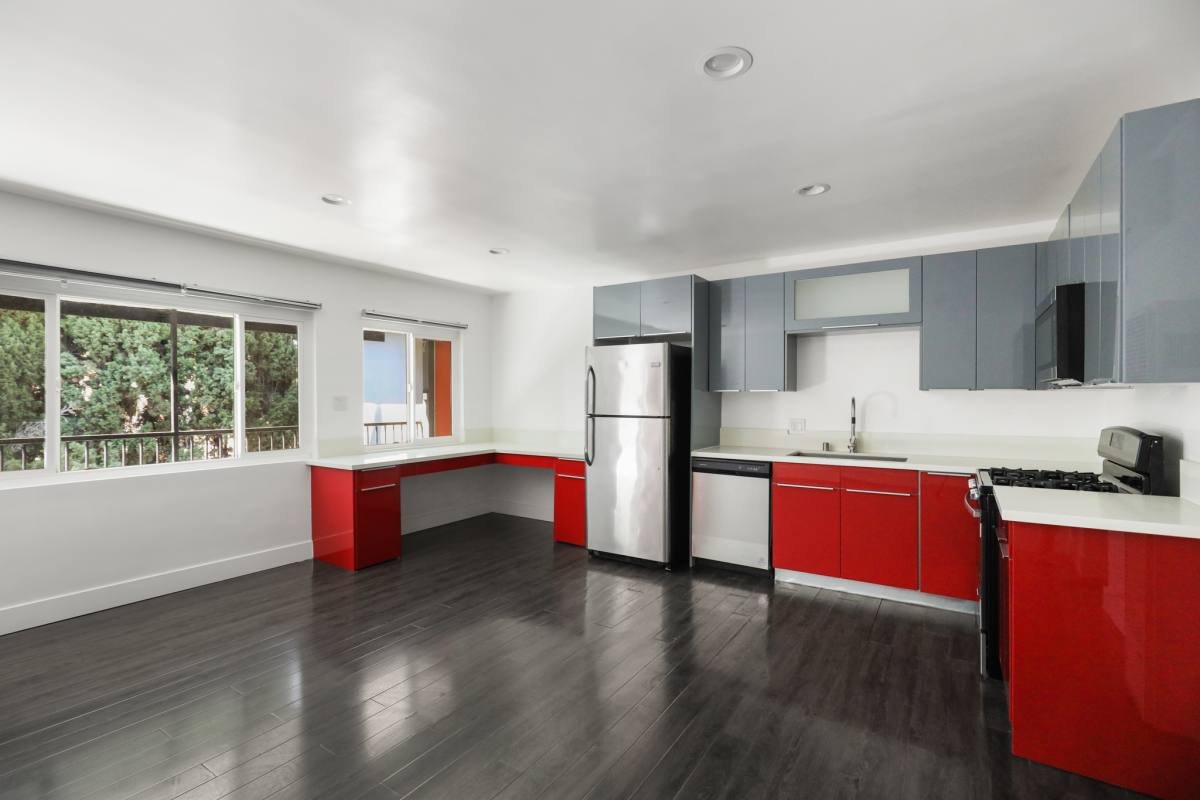 Apartment for rent at 1321 W 36th Place #3, Los Angeles, CA 90007