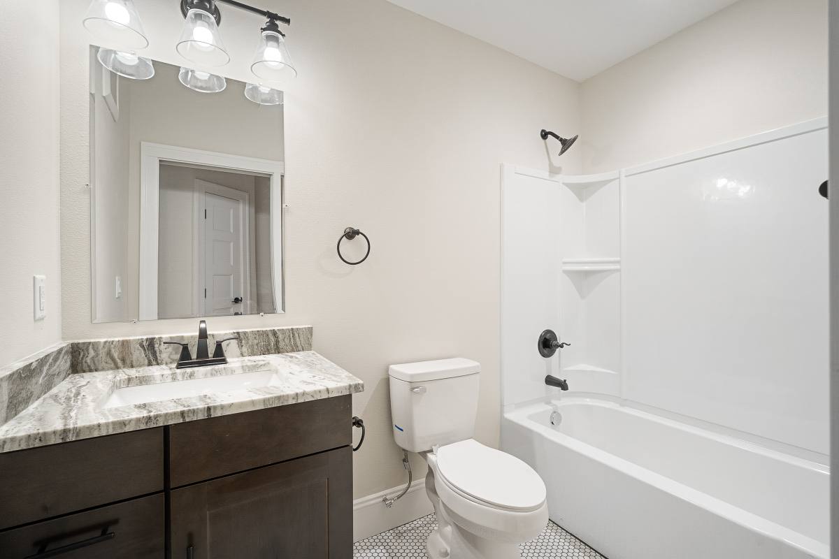 Apartment for rent at 702 20th St #105, Des Moines, IA 50314