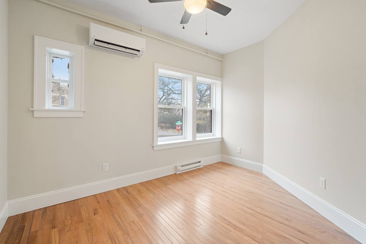 Apartment for rent at 702 20th St #105, Des Moines, IA 50314