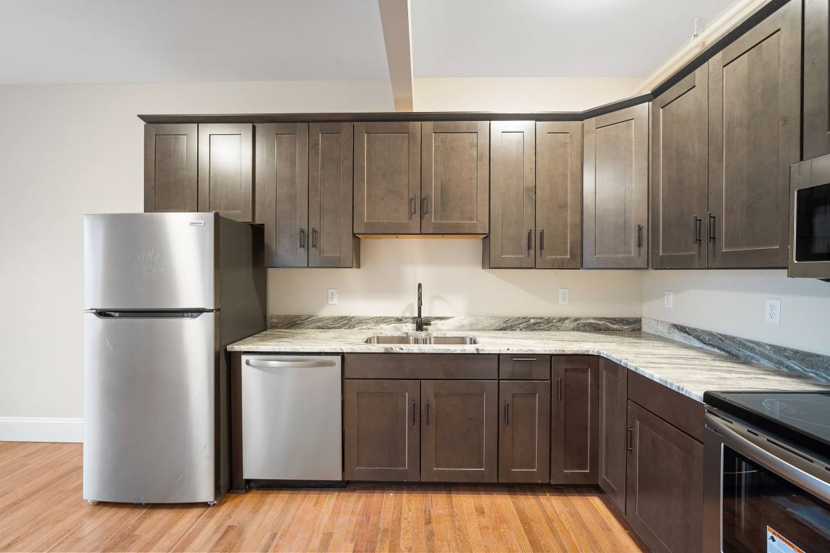 Apartment for rent at 702 20th St #105, Des Moines, IA 50314