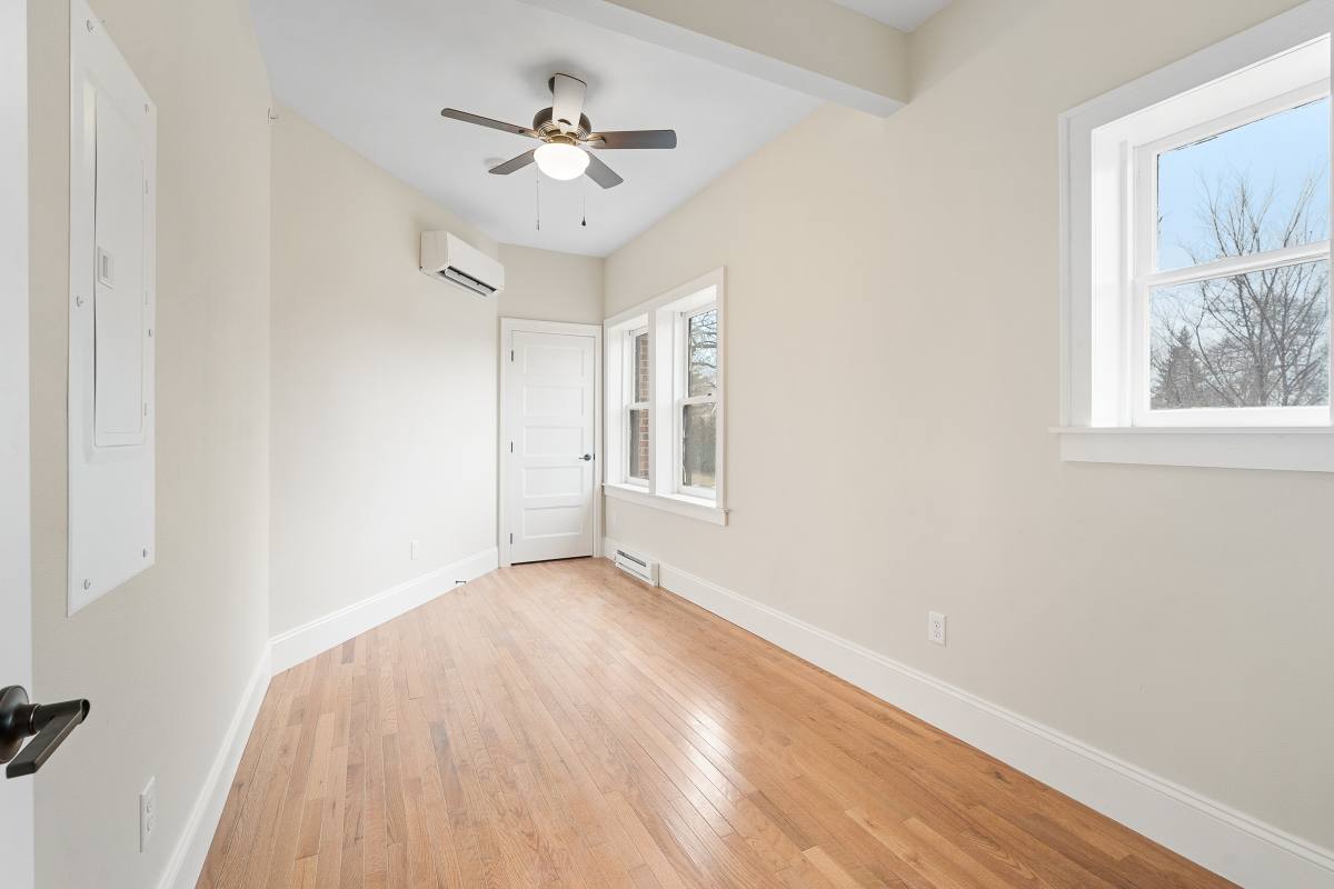Apartment for rent at 702 20th St #105, Des Moines, IA 50314