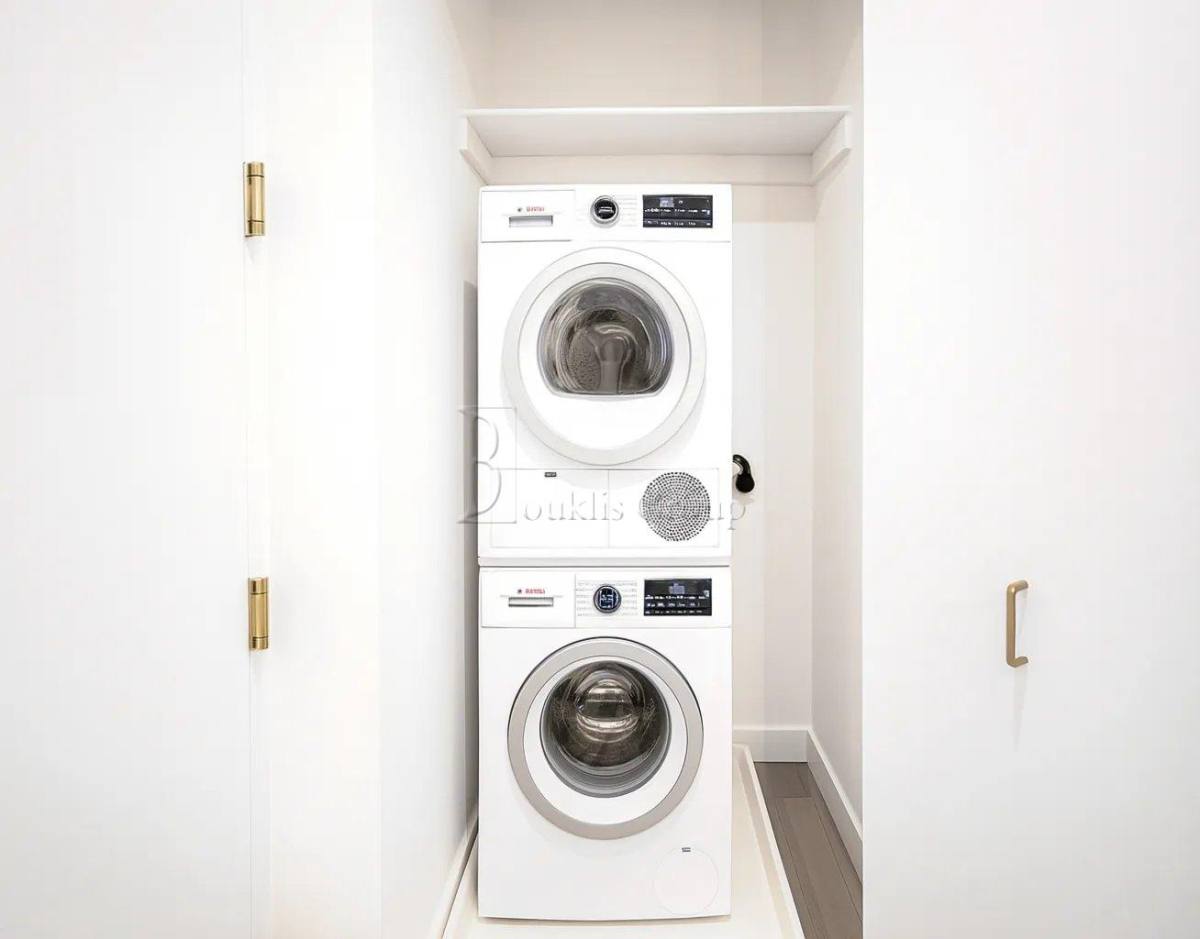 Apartment for rent at 222 Pearl St, New York, NY 10038