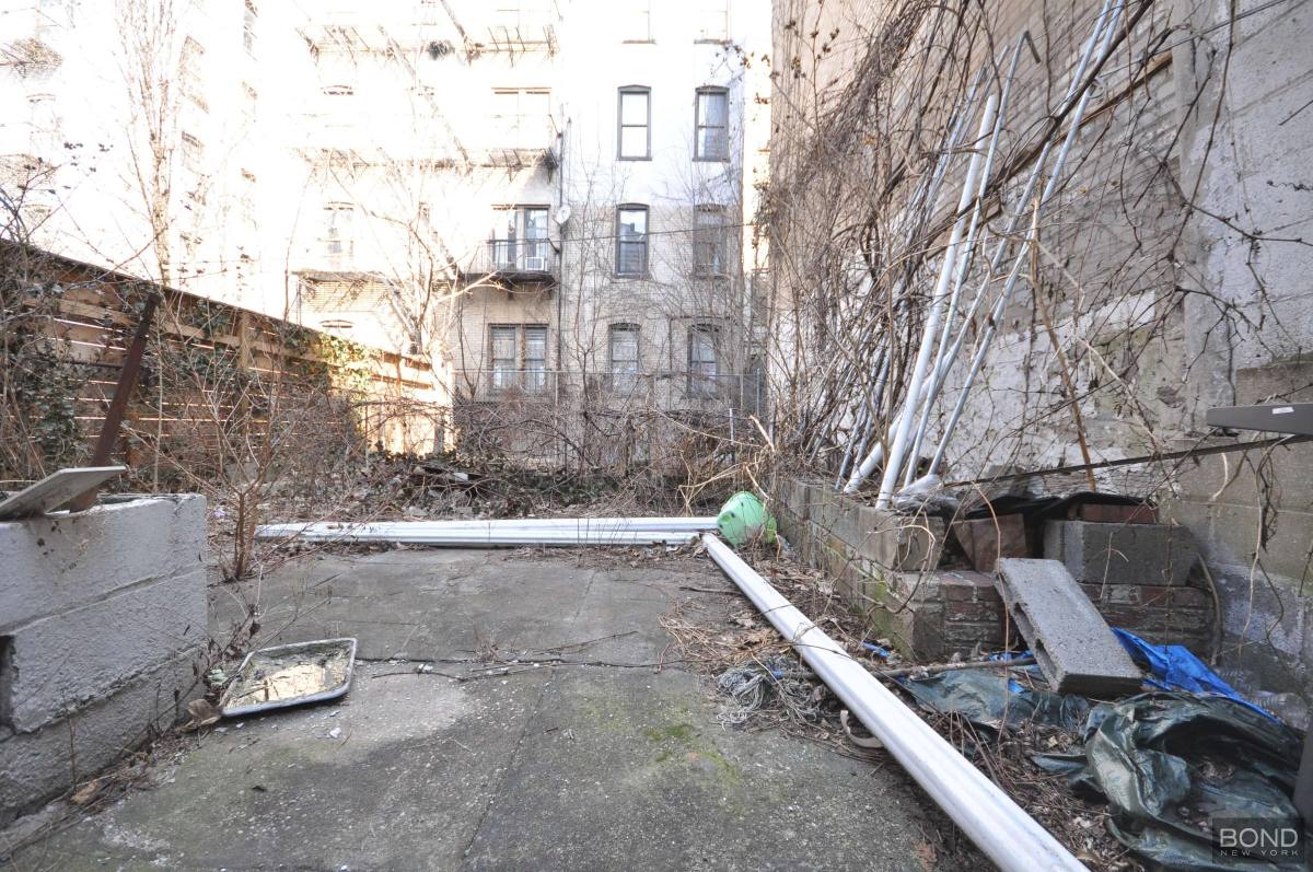 Townhouse for rent at 1065 Sterling Place, Brooklyn, NY 11213