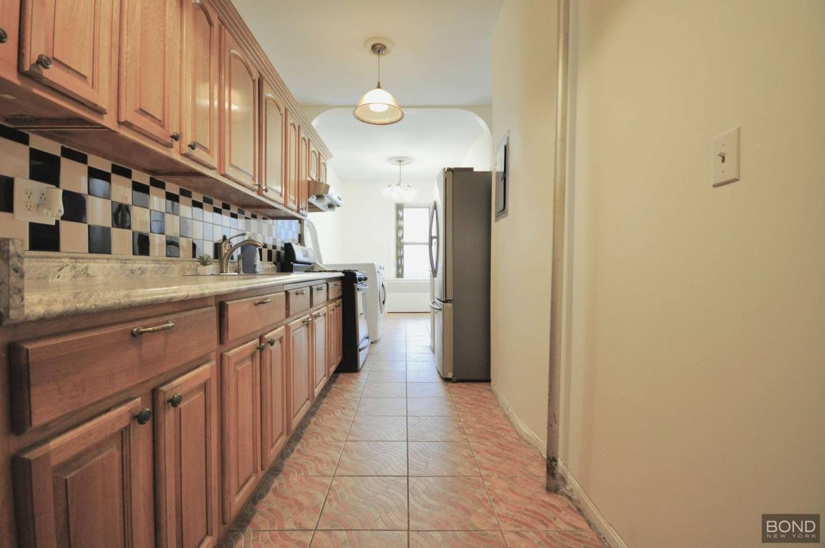 Townhouse for rent at 1065 Sterling Place, Brooklyn, NY 11213