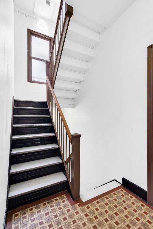 Townhouse for rent at 198 W 10th St #6A, New York, NY 10014