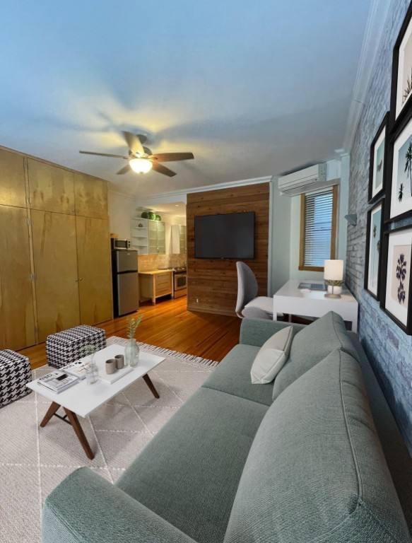 Townhouse for rent at 198 W 10th St #6A, New York, NY 10014