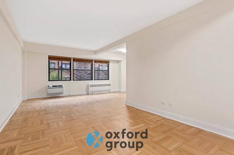 Townhouse for rent at 211 E 71st St, New York, NY 10021