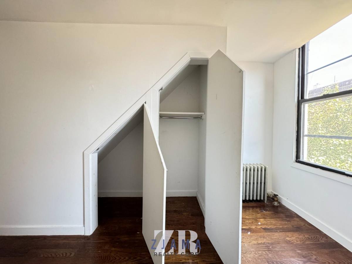 Apartment for rent at 886 Franklin Ave #2R, Brooklyn, NY 11225