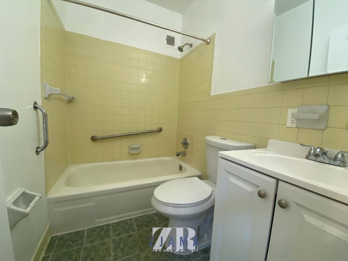 Apartment for rent at 152 Parkside Ave #4G, Brooklyn, NY 11226