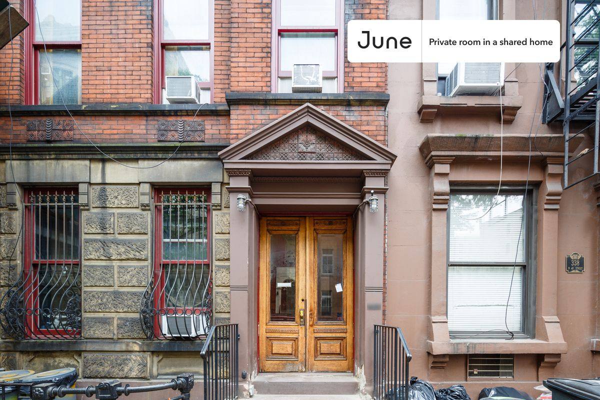 Apartment for rent at 336 W 47th St, New York, NY 10036