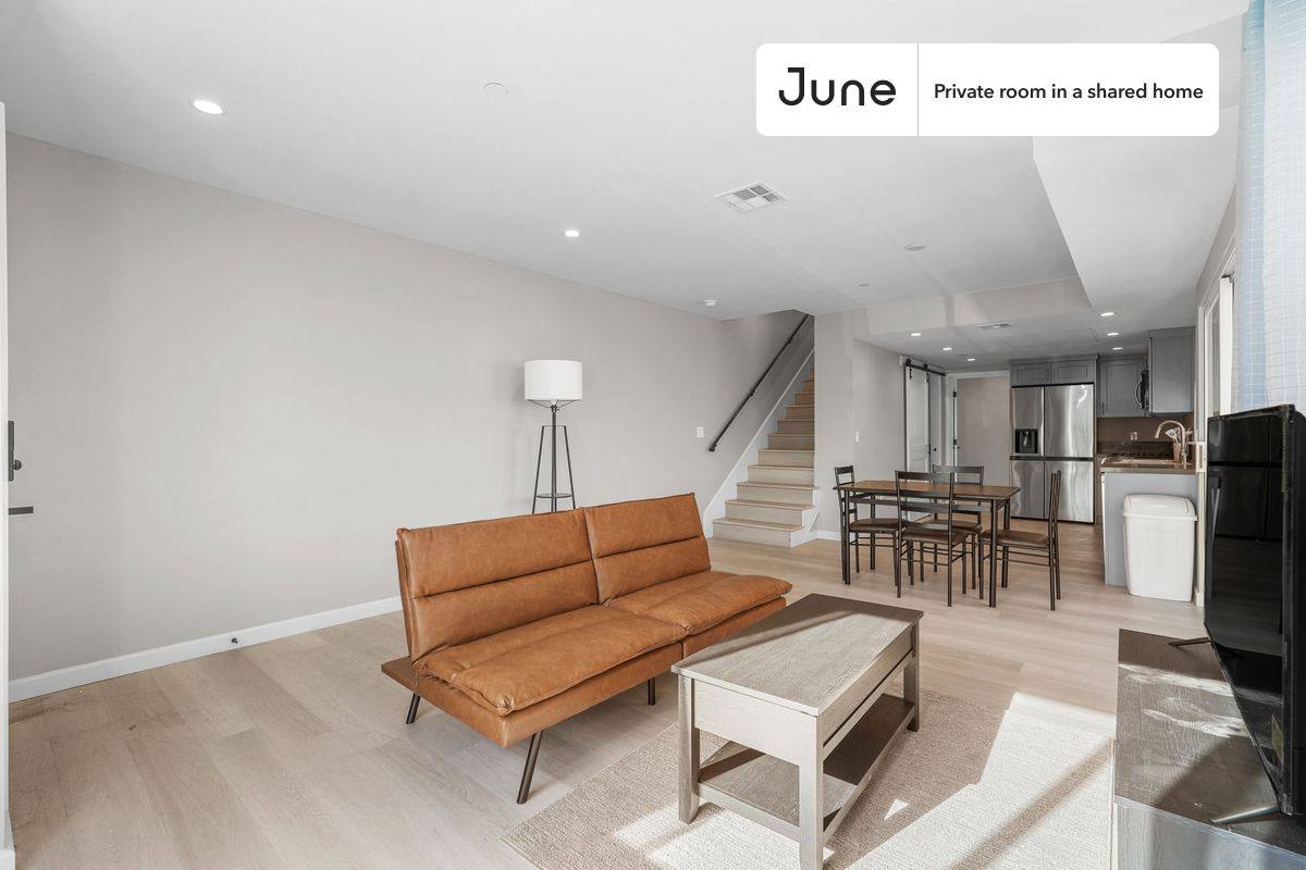 Apartment for rent at 327 N Chicago E, Los Angeles, CA 90033