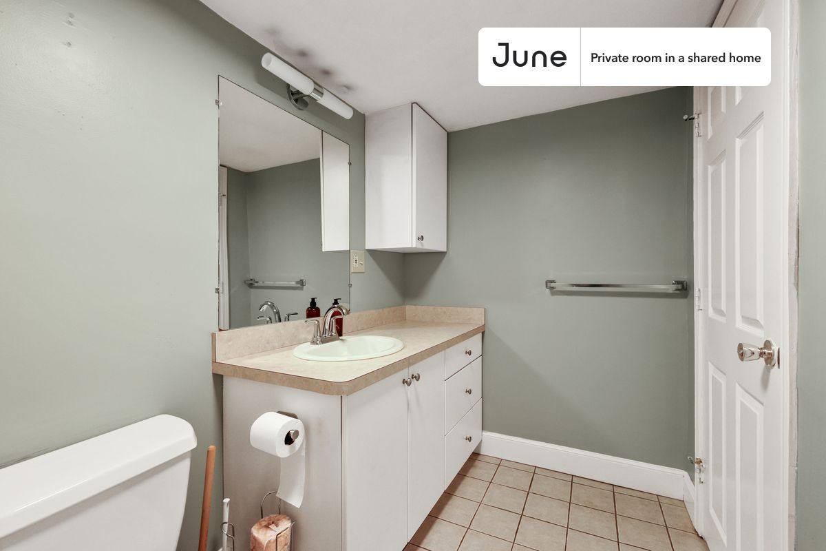 Apartment for rent at 14-18 Bacon St #A, Newton, MA 02458