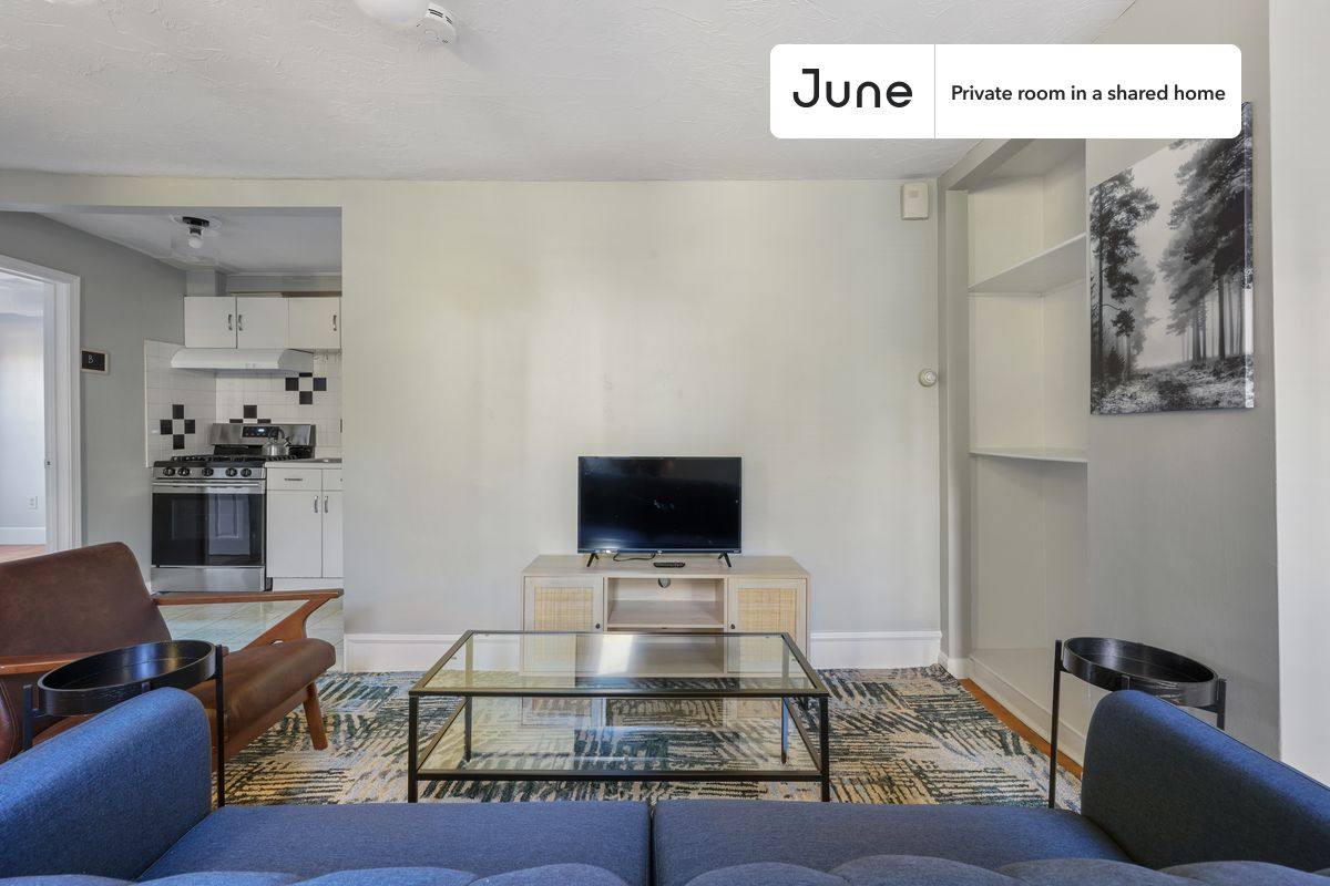 Apartment for rent at 14-18 Bacon St #A, Newton, MA 02458