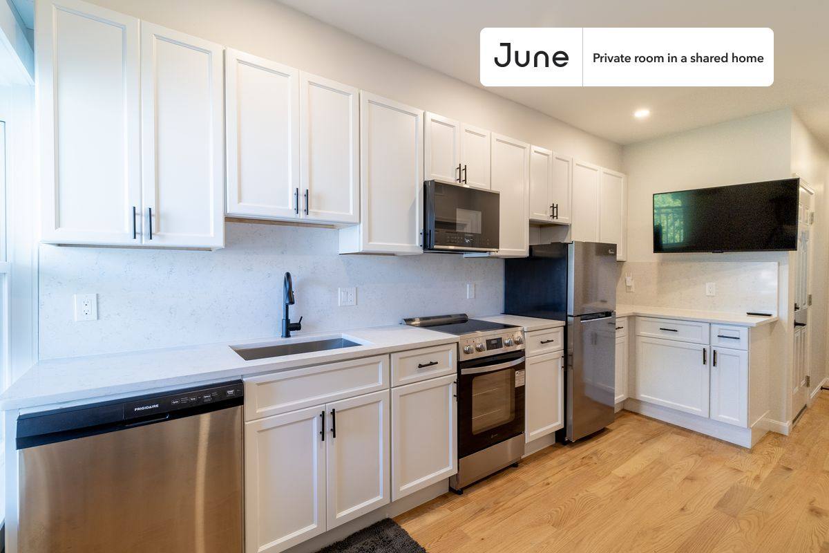 Apartment for rent at 90 Mount Vernon St #B, Dorchester, MA 02125