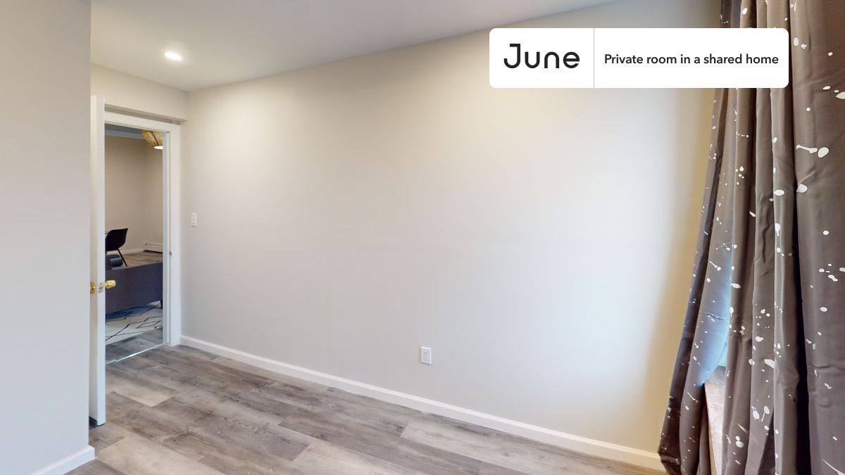 Apartment for rent at 13 Charlotte St #C, Ridgewood, NY 11385