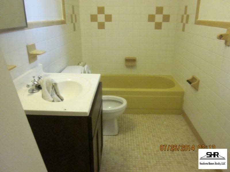 Townhouse for rent at 671 E Olive Rd #9, Pensacola, FL 32514