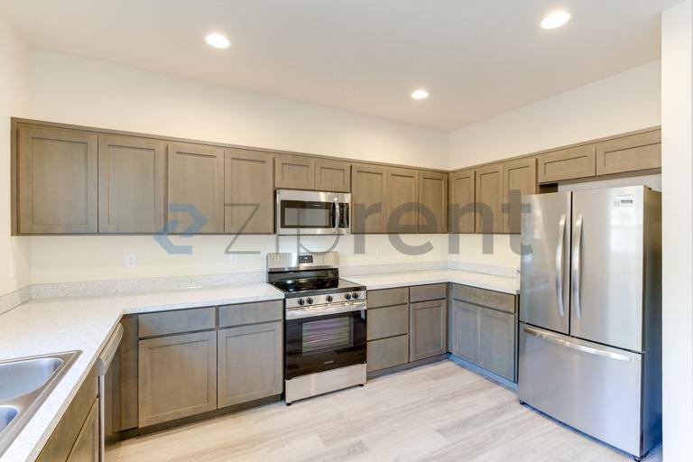 Townhouse for rent at 3655 Pine Rd NE, Bremerton, WA 98310