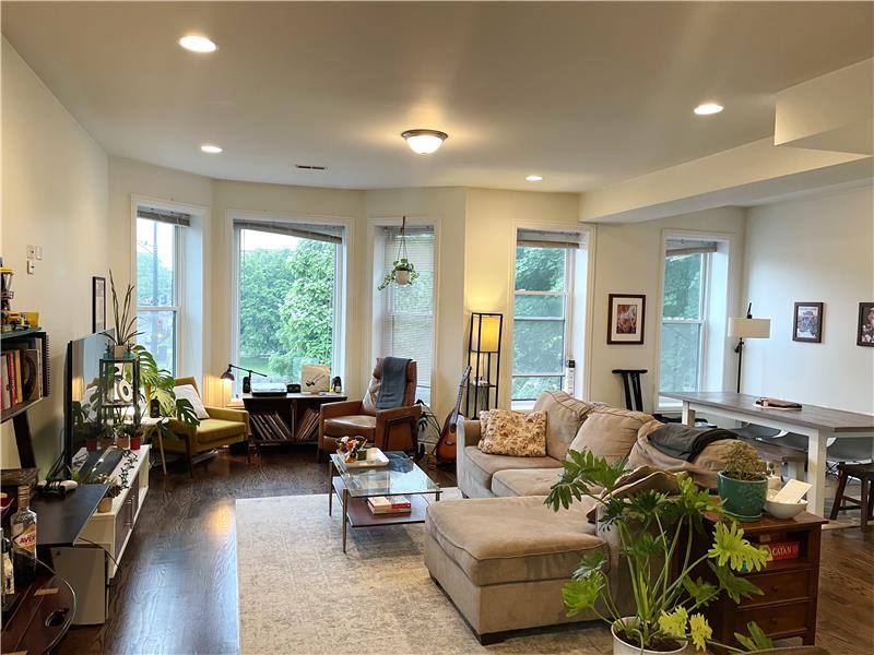 Apartment for rent at 1856 N Humboldt Blvd #2S, Chicago, IL 60647