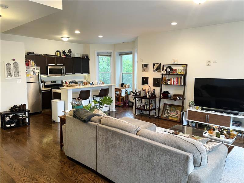 Apartment for rent at 1856 N Humboldt Blvd #2S, Chicago, IL 60647