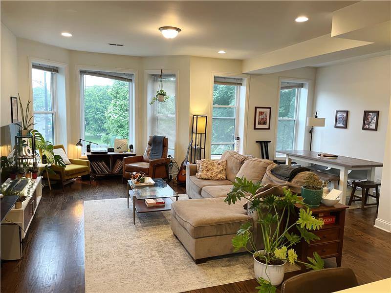 Apartment for rent at 1856 N Humboldt Blvd #2S, Chicago, IL 60647