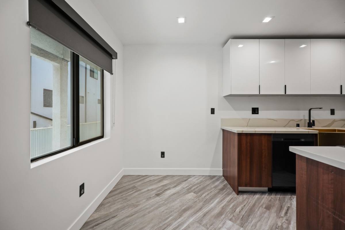 Apartment for rent at 230 S Carondelet St, Los Angeles, CA 90057