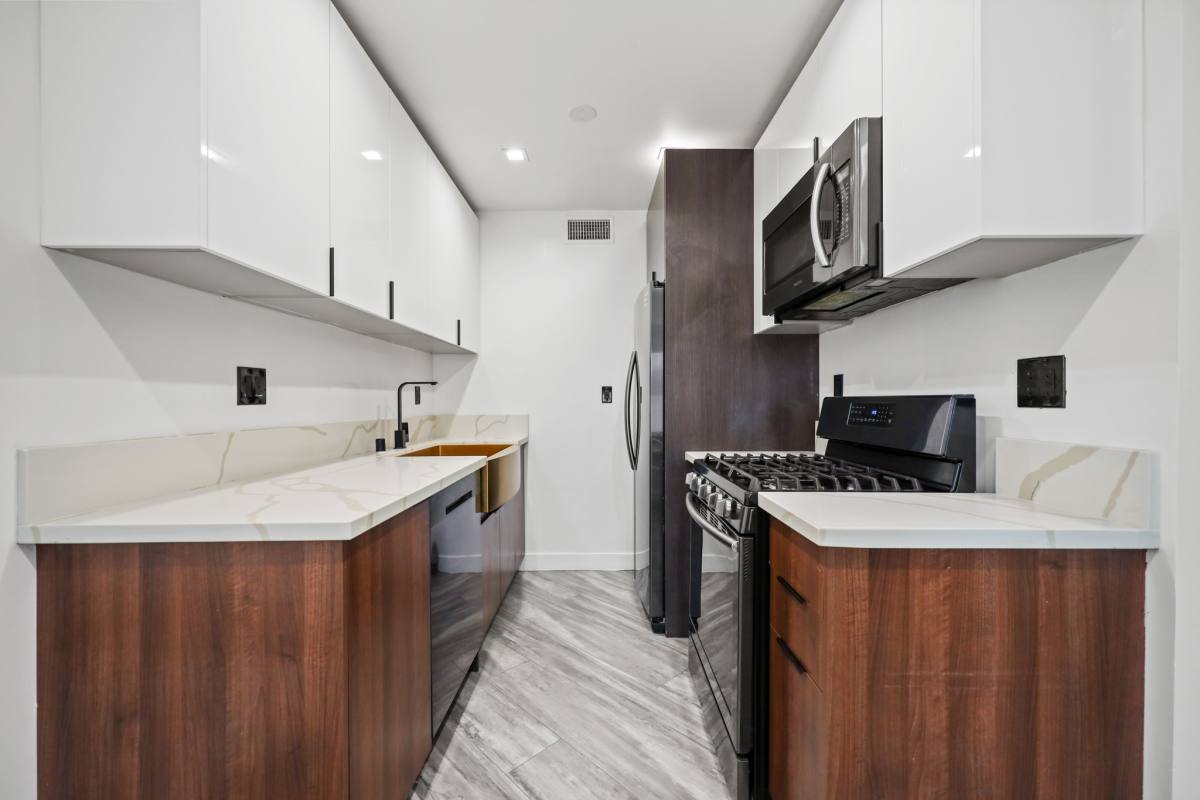 Apartment for rent at 230 S Carondelet St, Los Angeles, CA 90057