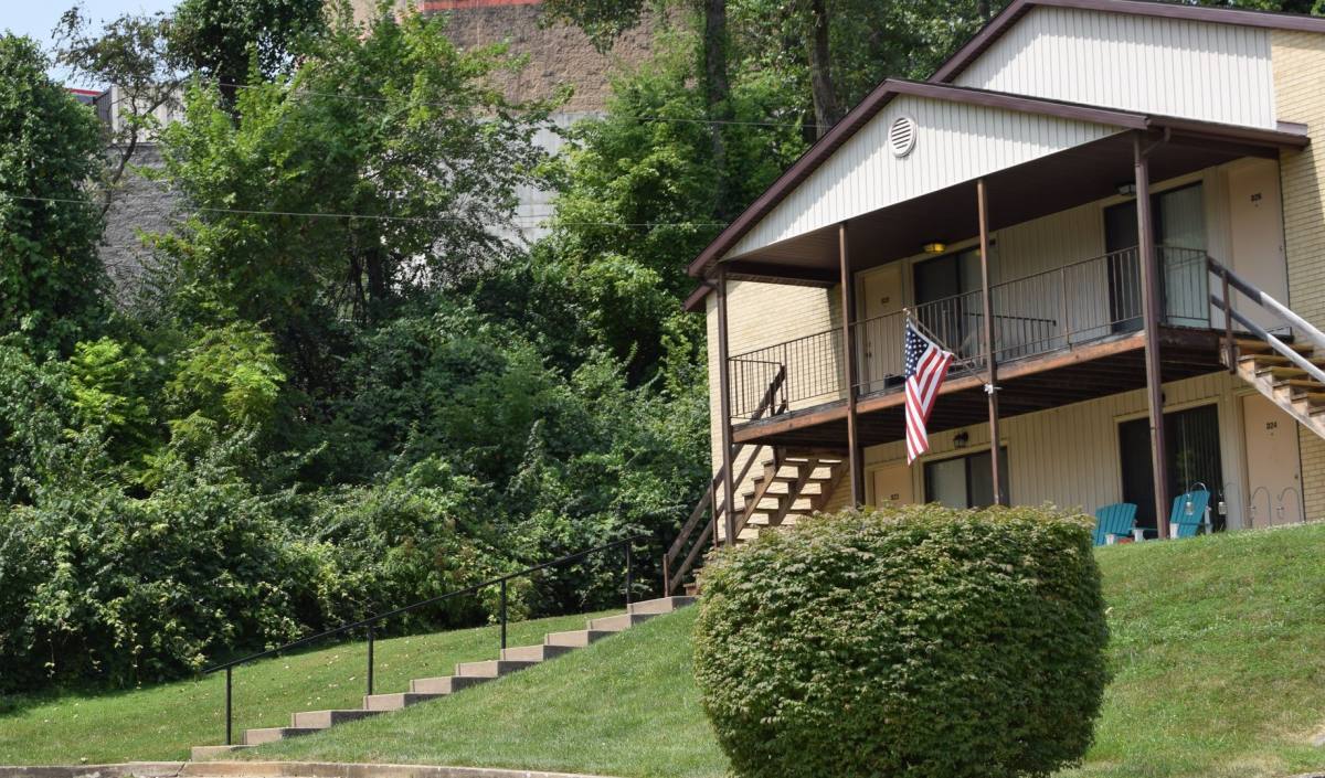 Apartment for rent at 405 Clayton Dr, Jefferson City, MO 65101