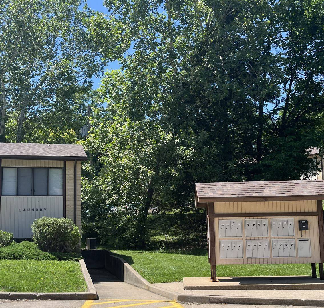 Apartment for rent at 405 Clayton Dr, Jefferson City, MO 65101