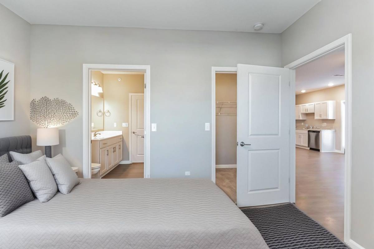 Apartment for rent at 1601 E Main St, New Albany, IN 47150