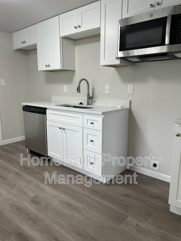 407 N Justin Ave, Dallas, TX 75211 - Apartment for Rent