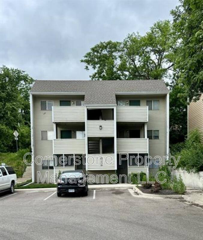 Apartment for rent at 913 Michigan St, Lawrence, KS 66044