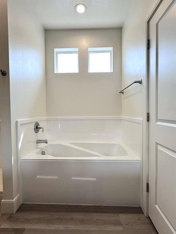 Townhouse for rent at 250 W 1200 S, Tremonton, UT 84337
